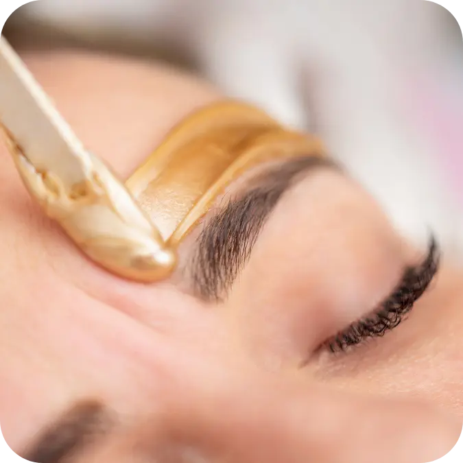 Depilación con cera en Playa del Carmen para una piel suave y sin vello.